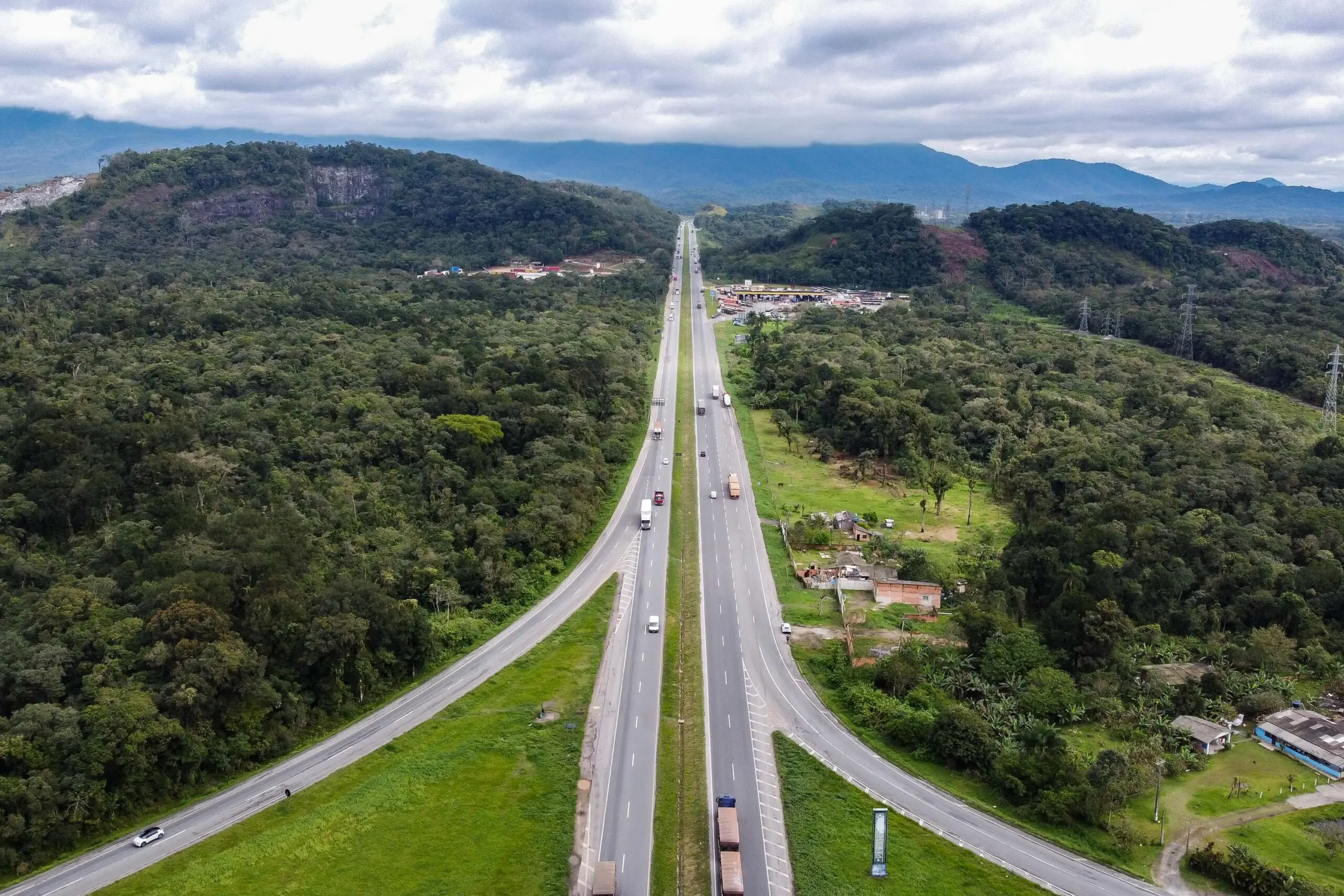Como a BR-277 se tornará o corredor logístico da fronteira com o Paraguai até o porto de Paranaguá