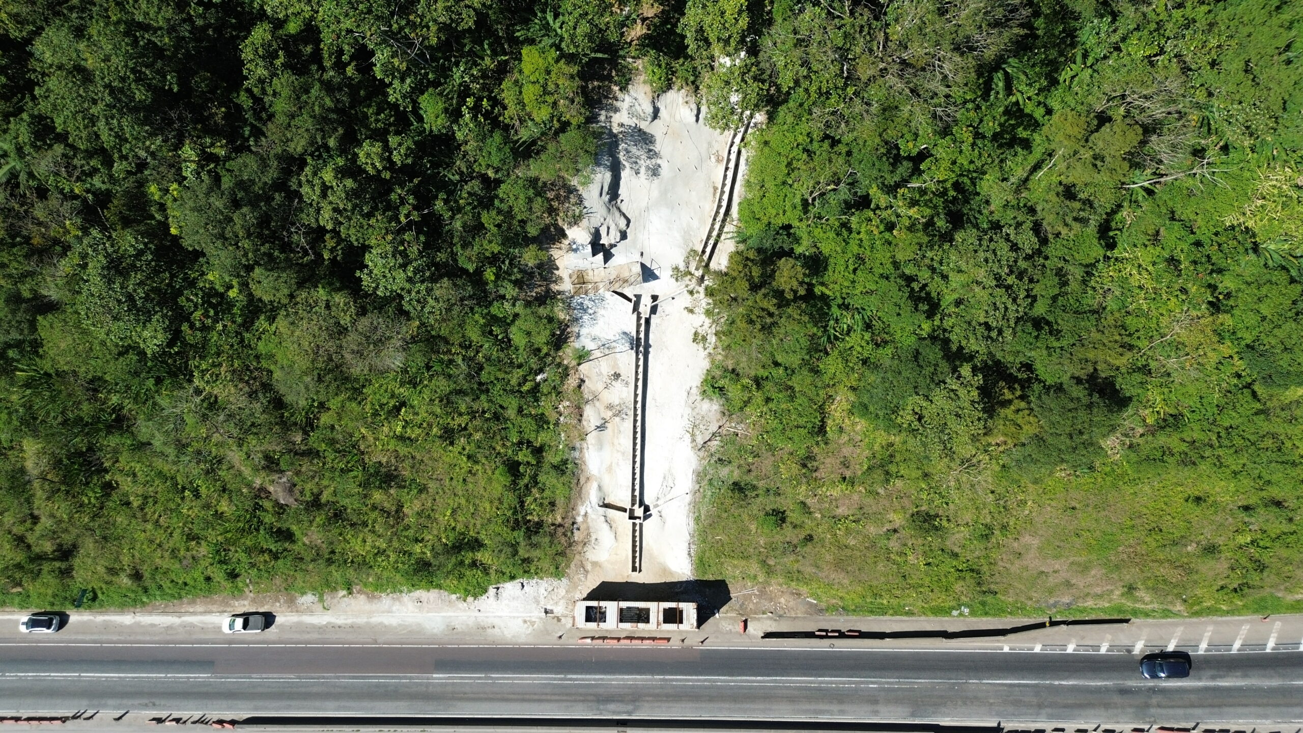 obra definitiva na encosta do km 40 da BR-277