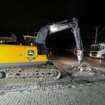 Avenida Bento Rocha, em Paranaguá, recebe obra noturna de recuperação do pavimento