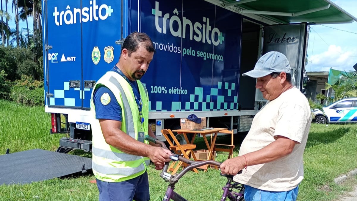 Projeto Trânsito+ realiza ação com ciclistas na BR-277