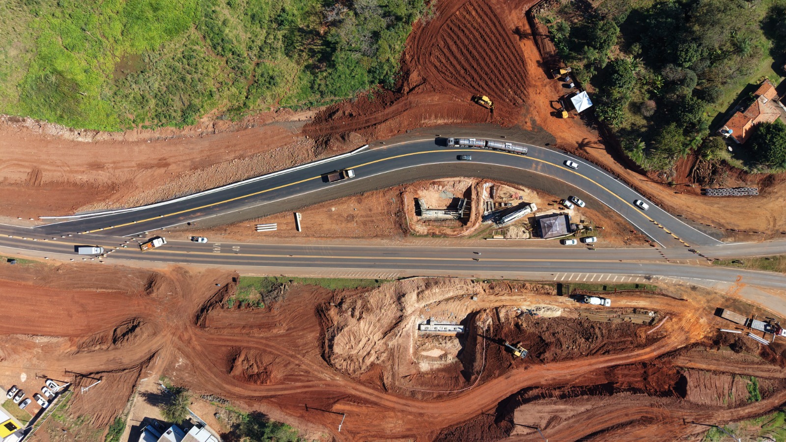 Duplicação da BR-153: Concessionária realiza desvios para obras em viadutos