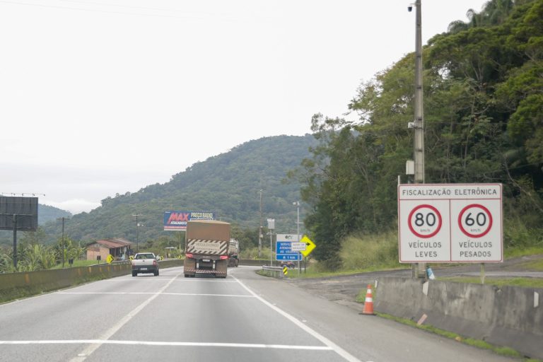 Número de atendimento a acidentes cai em até 100% nos trechos com radares das rodovias sob concessão da EPR Litoral Pioneiro