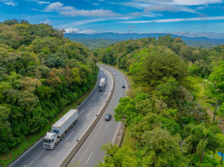 EPR e ANTT firmam parceria para transformar BR-277/PR no primeiro corredor logístico sustentável do Brasil