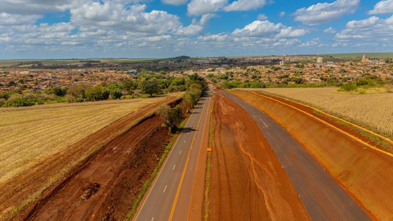 Duplicação BR-369: EPR Litoral Pioneiro inicia pavimentação de novas faixas da rodovia
