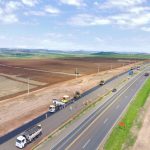 BR-153 começa a receber pavimentação em Jacarezinho